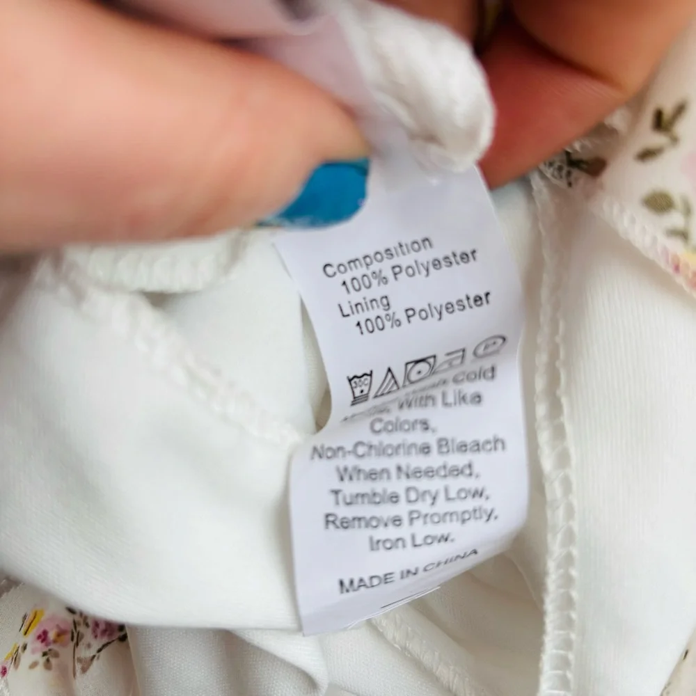 Trendy Boutique Cream Smocked Floral Tiered Sleeveless Sundress Size Medium - Picture 8 of 9